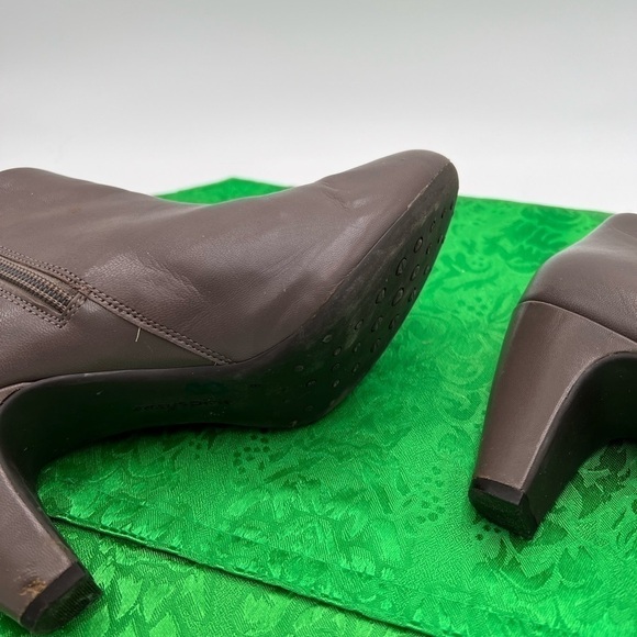 Size 8 Easy Spirit - Picture 3 of 5